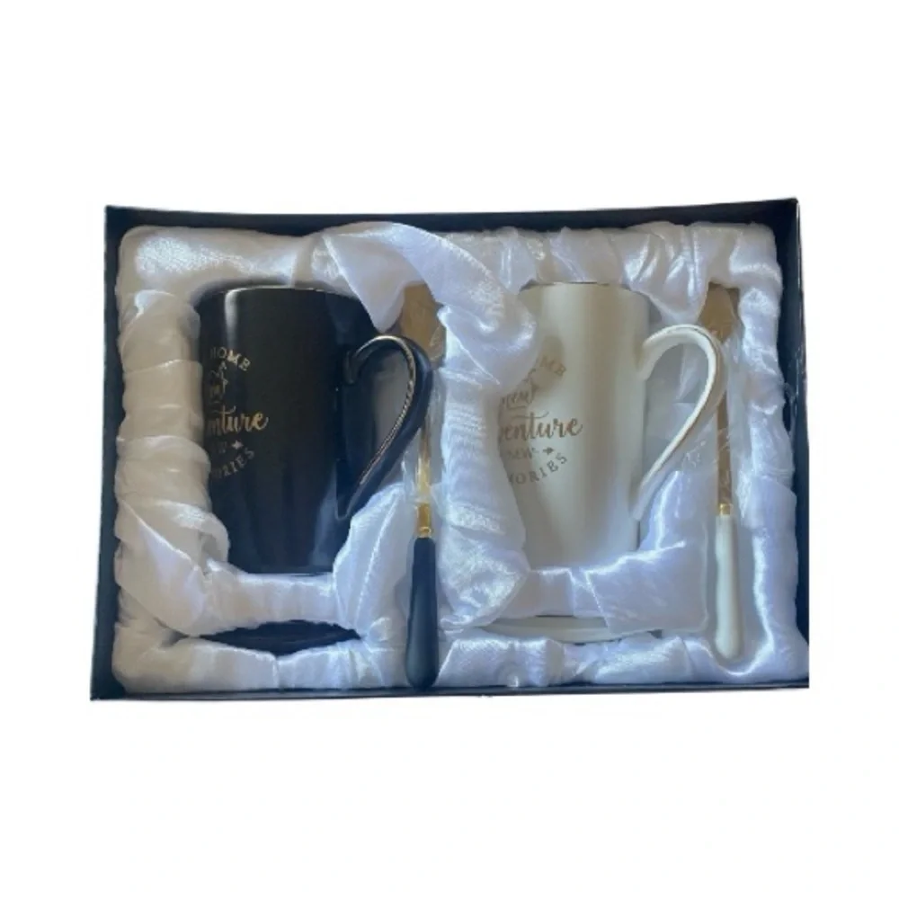 NWT-HOUSE WARMING GIFT-Elegant Black and White Mug Set with Gold Spoons